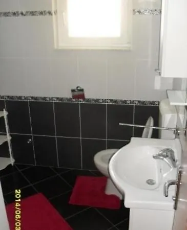 Apartment In With Balcony, Air Conditioning, Wi-fi Sveti Filip i Jakov