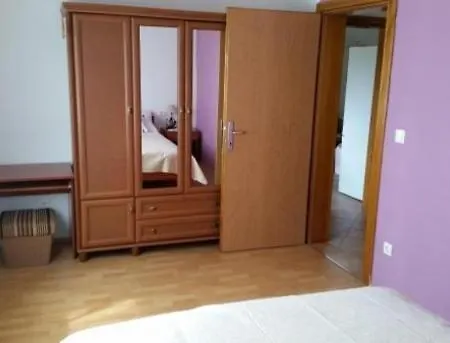 In With Balcony, Air Conditioning, Wi-fi *