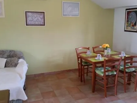 Daire In With Balcony, Air Conditioning, Wi-fi Sveti Filip i Jakov